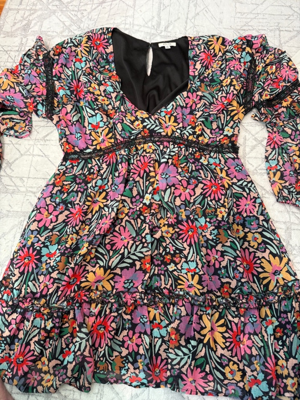 Floral V-Neck Long Sleeve Dress - Black Multi